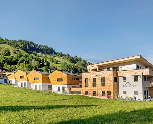hotel-heimsitz-außenansicht-frische-luft Blick von außen auf das Hotel Heimsitz in den Kitzbüheler Alpen