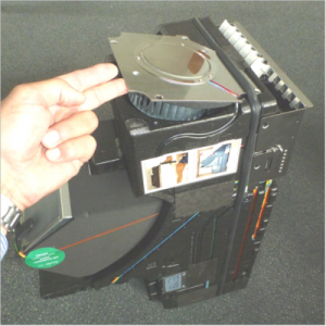 freeAir 100 Lüfterplatte anheben und lockern freeAir 100 Lüftung Lüfterplatte anheben und lockern