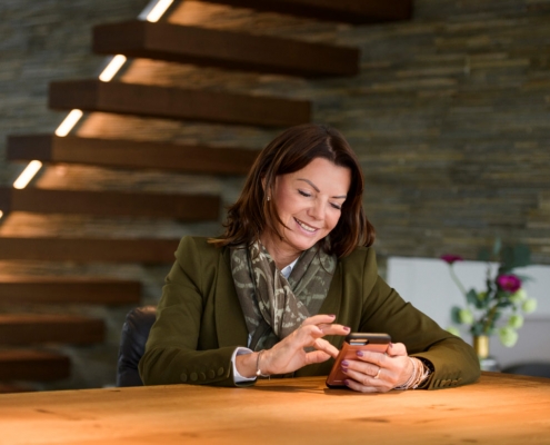 mit-freeair-connect-lueftung-steuern Frau Wurster ist sehr zufrieden mit der Lüftungsanlage und der smarten Steuerung freeAir Connect